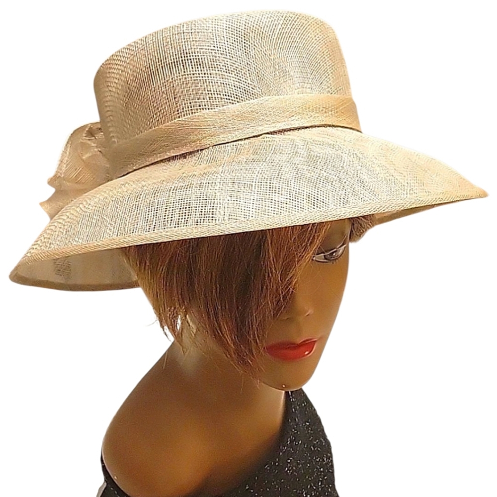 Ladies Tan & Elegant Bucket Hat, NWOT